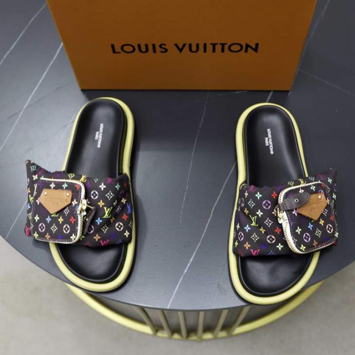 Picture of Louis Vuitton Slippers _SKULVsz35-46hnh07181192